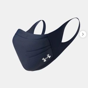 BNIB NEW UnderArmour athletic mask in S